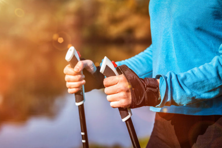 Arthrose vorbeugen: Ernährung & Sport (inkl. Übungen)